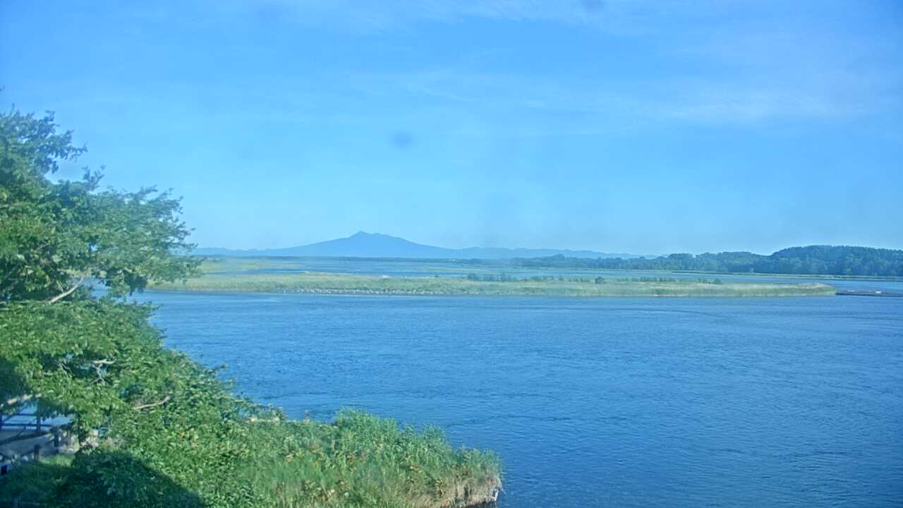 濤沸湖と斜里岳
