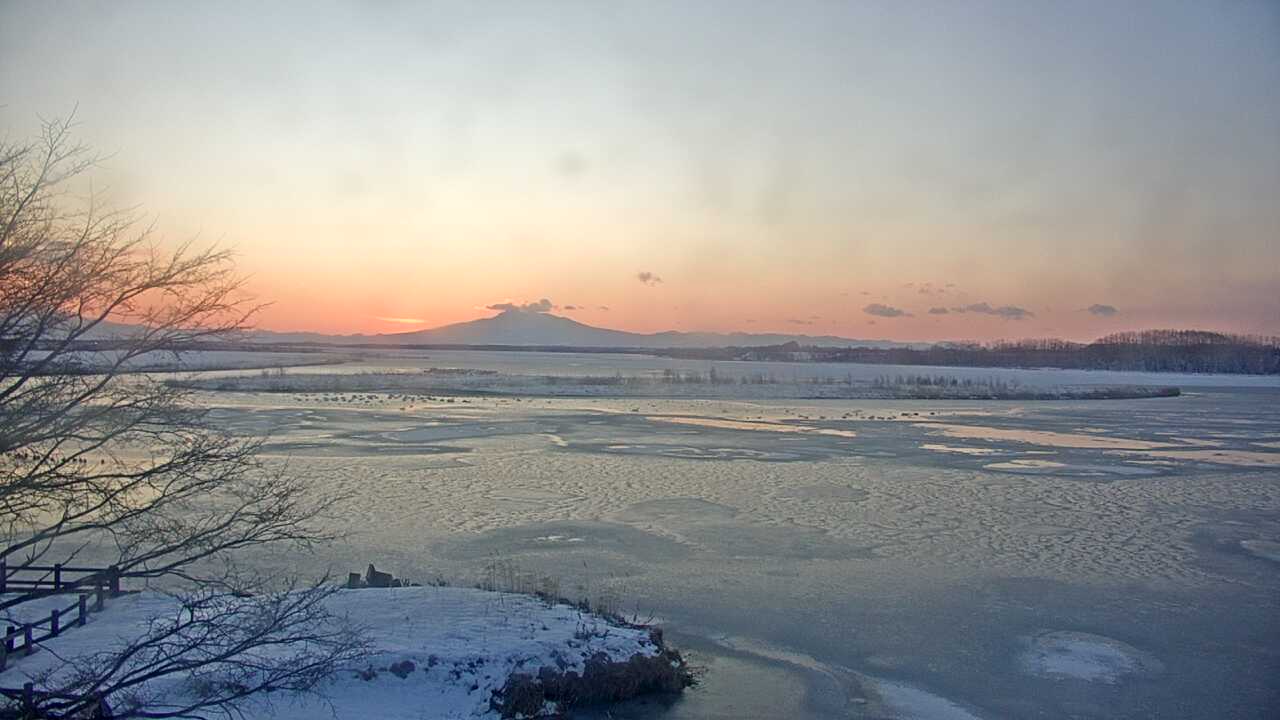 濤沸湖と斜里岳