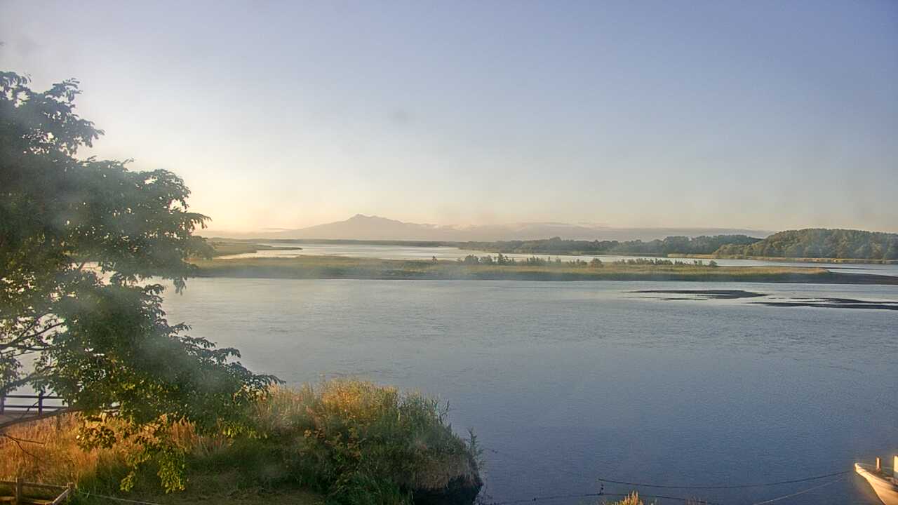濤沸湖と斜里岳