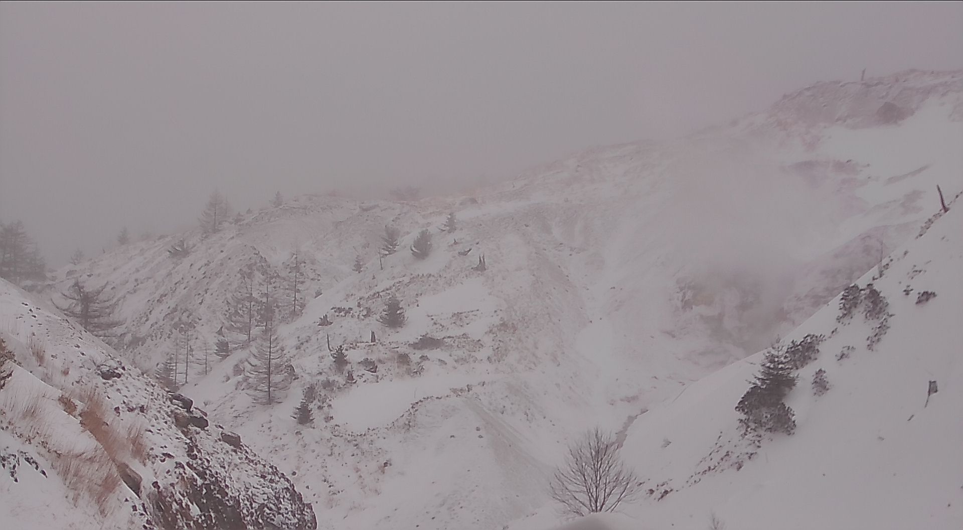 万座しぜん情報館から見た空吹