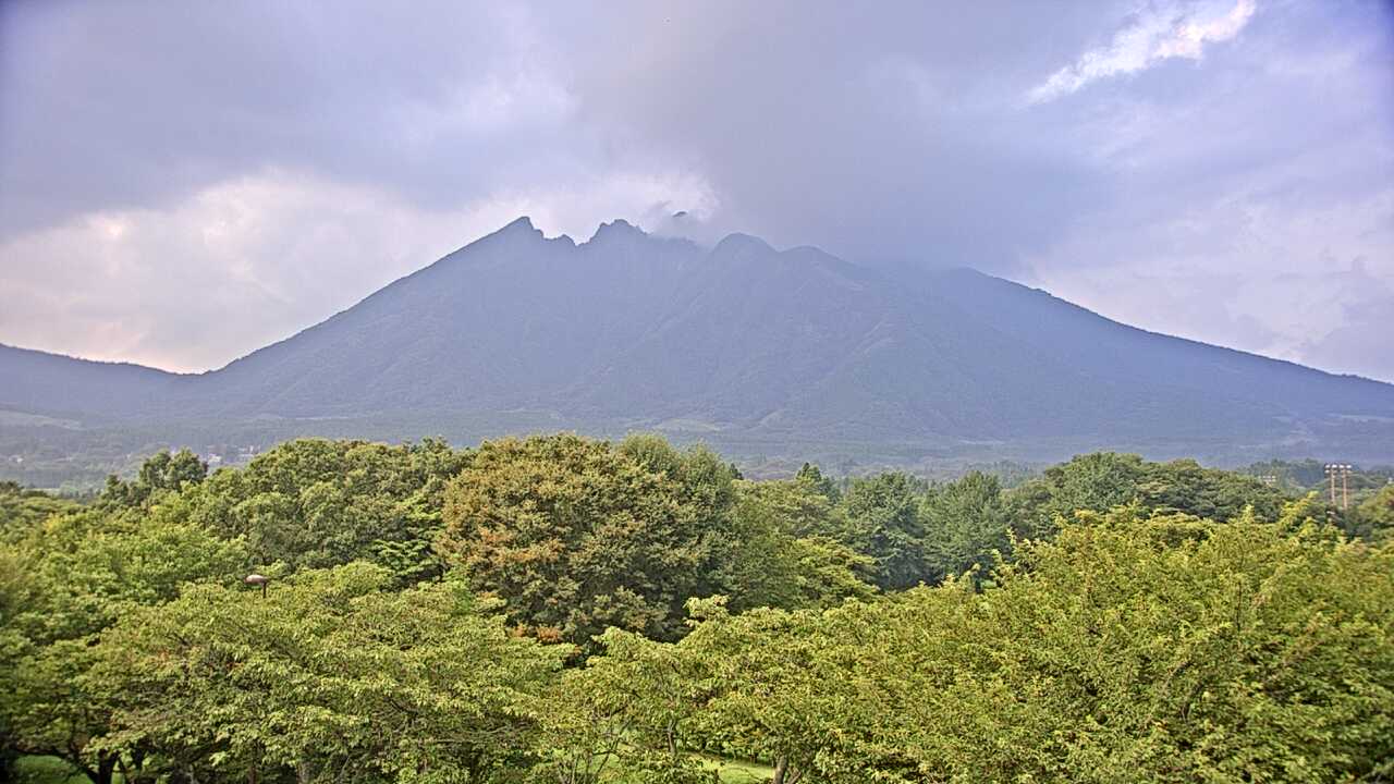 Mt. Neko as viewed from the southern area of Mt. Aso