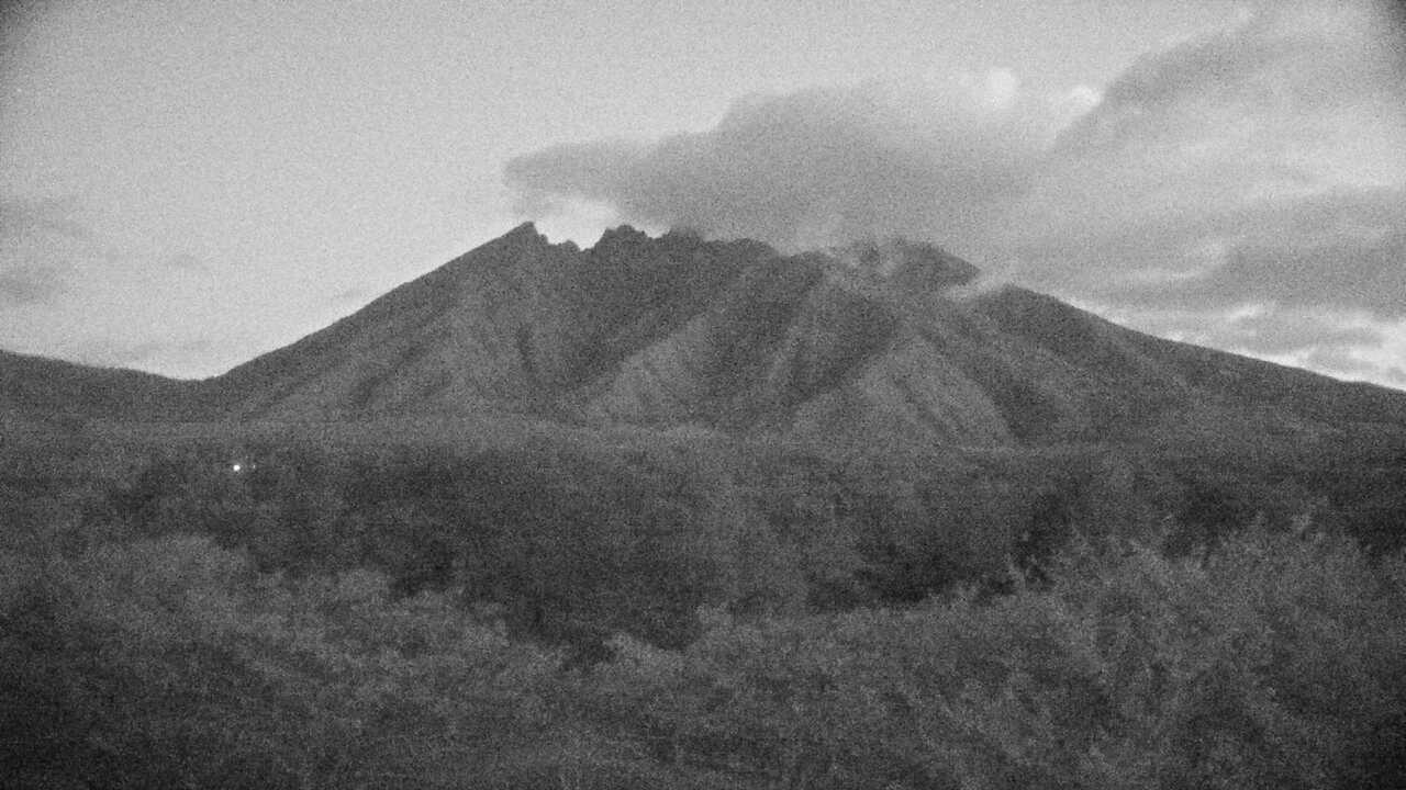Mt. Neko as viewed from the southern area of Mt. Aso