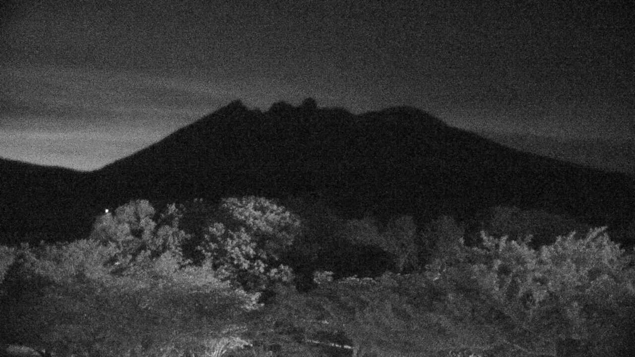 Mt. Neko as viewed from the southern area of Mt. Aso