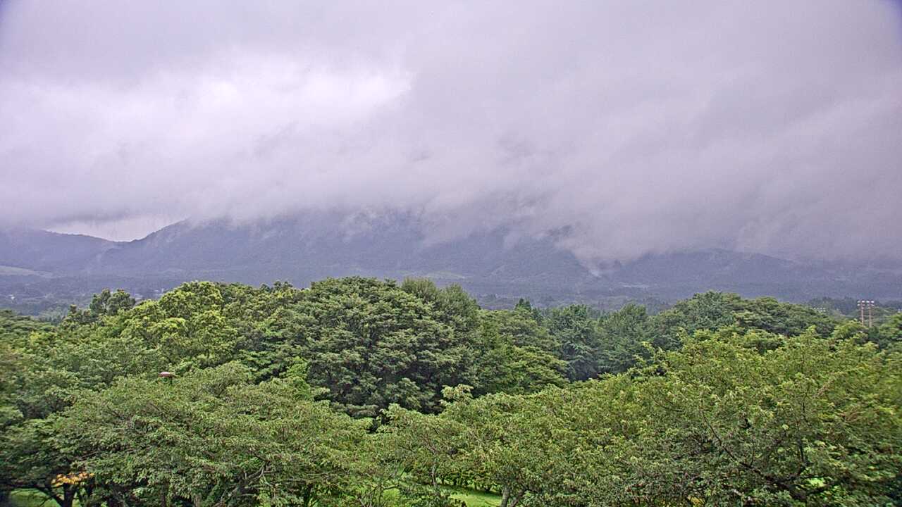 南阿蘇からみた阿蘇山系の根子岳