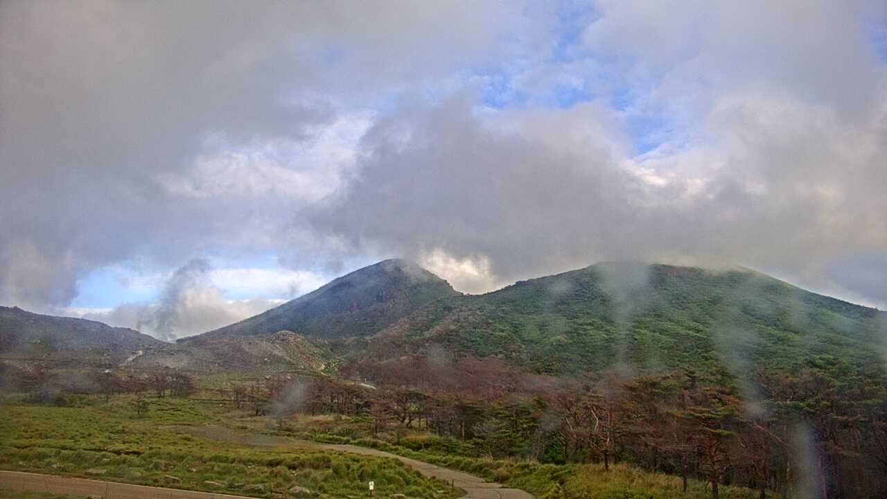 えびの高原からみた霧島連山