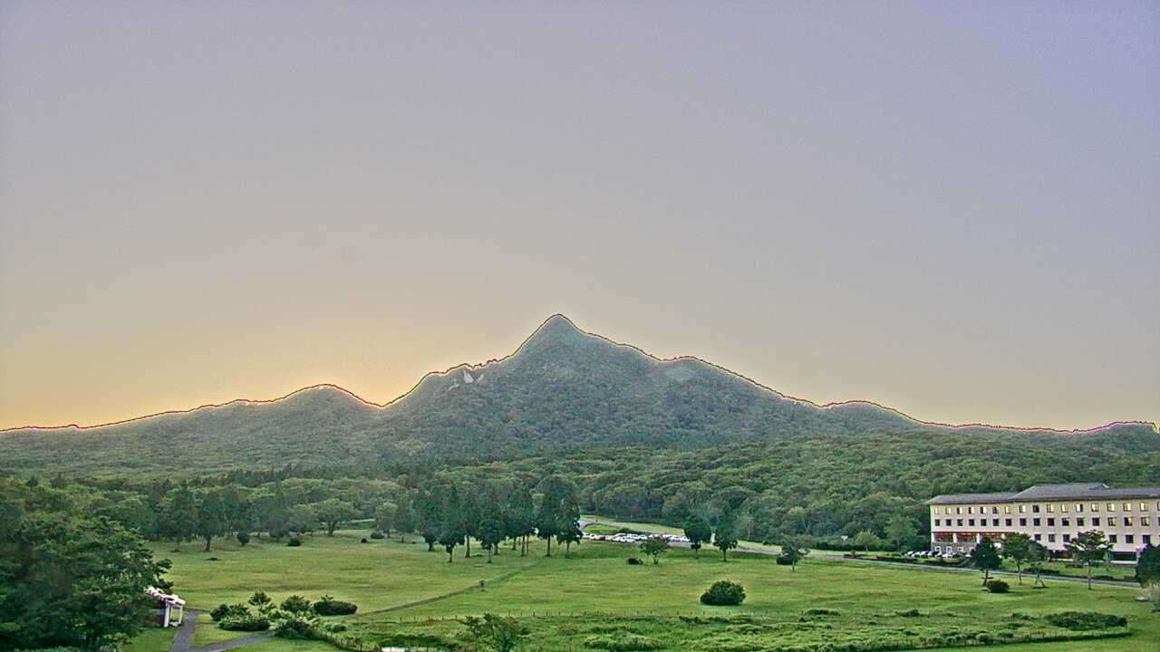 大山鏡ヶ成からみた烏ヶ山
