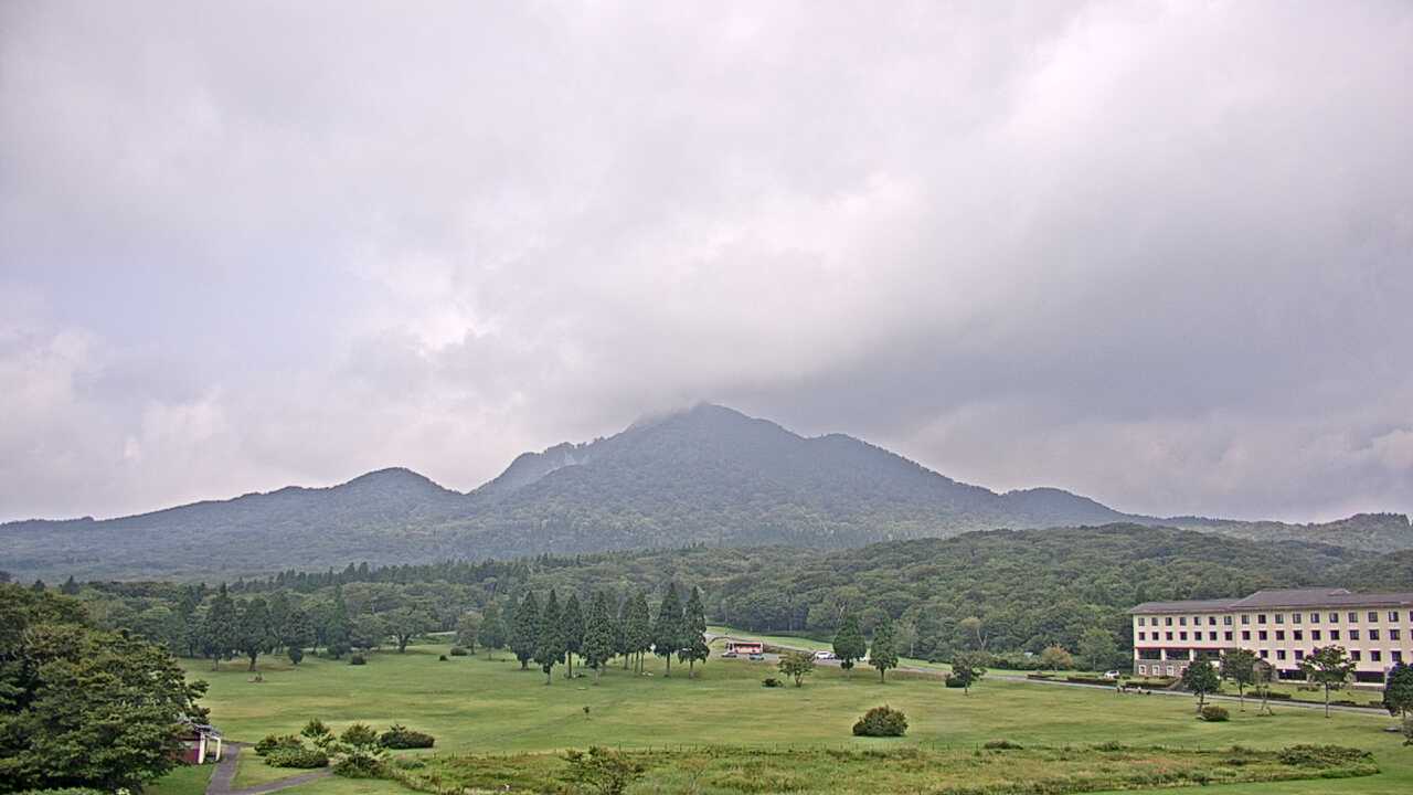 大山鏡ヶ成からみた烏ヶ山