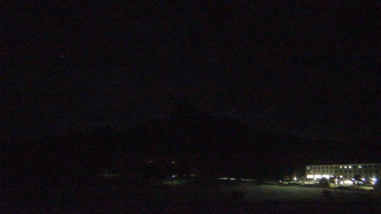 Mt. Karasugasen as viewed from Kagamiganaru in Mt. Daisen