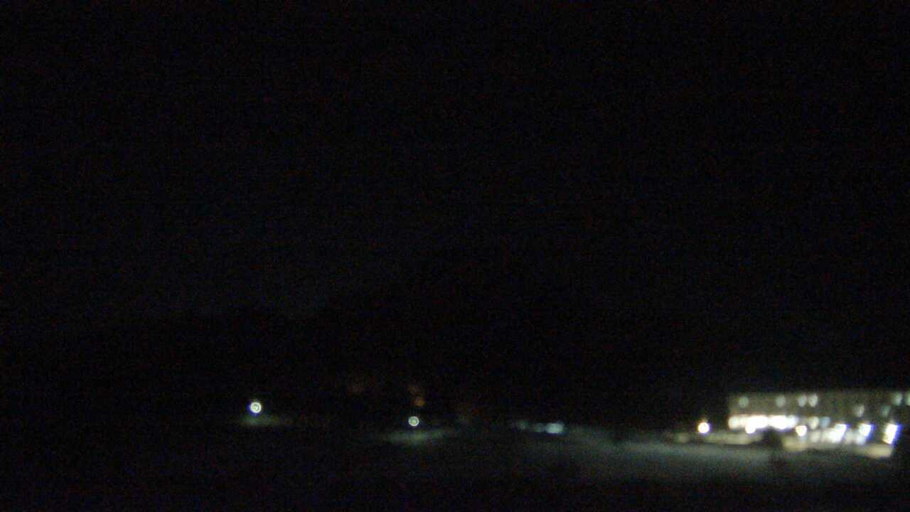 Mt. Karasugasen as viewed from Kagamiganaru in Mt. Daisen