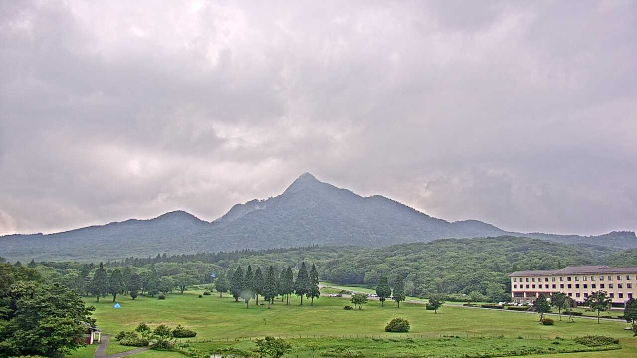 大山鏡ヶ成からみた烏ヶ山