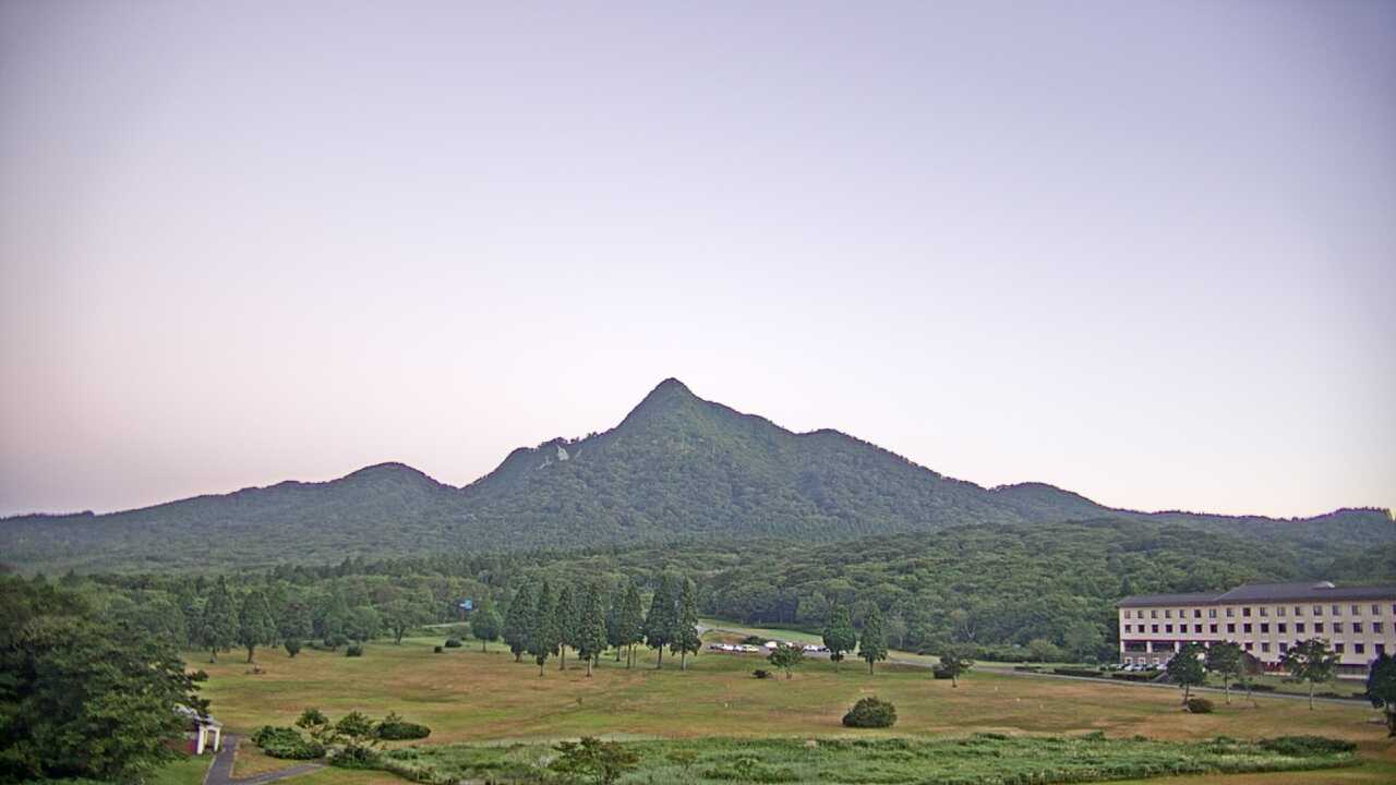大山鏡ヶ成からみた烏ヶ山