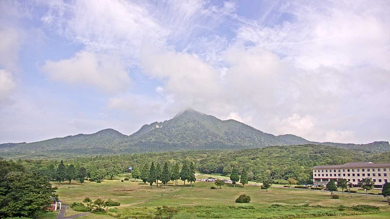 大山鏡ヶ成からみた烏ヶ山