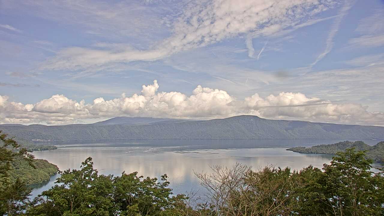 発荷峠からみた十和田湖