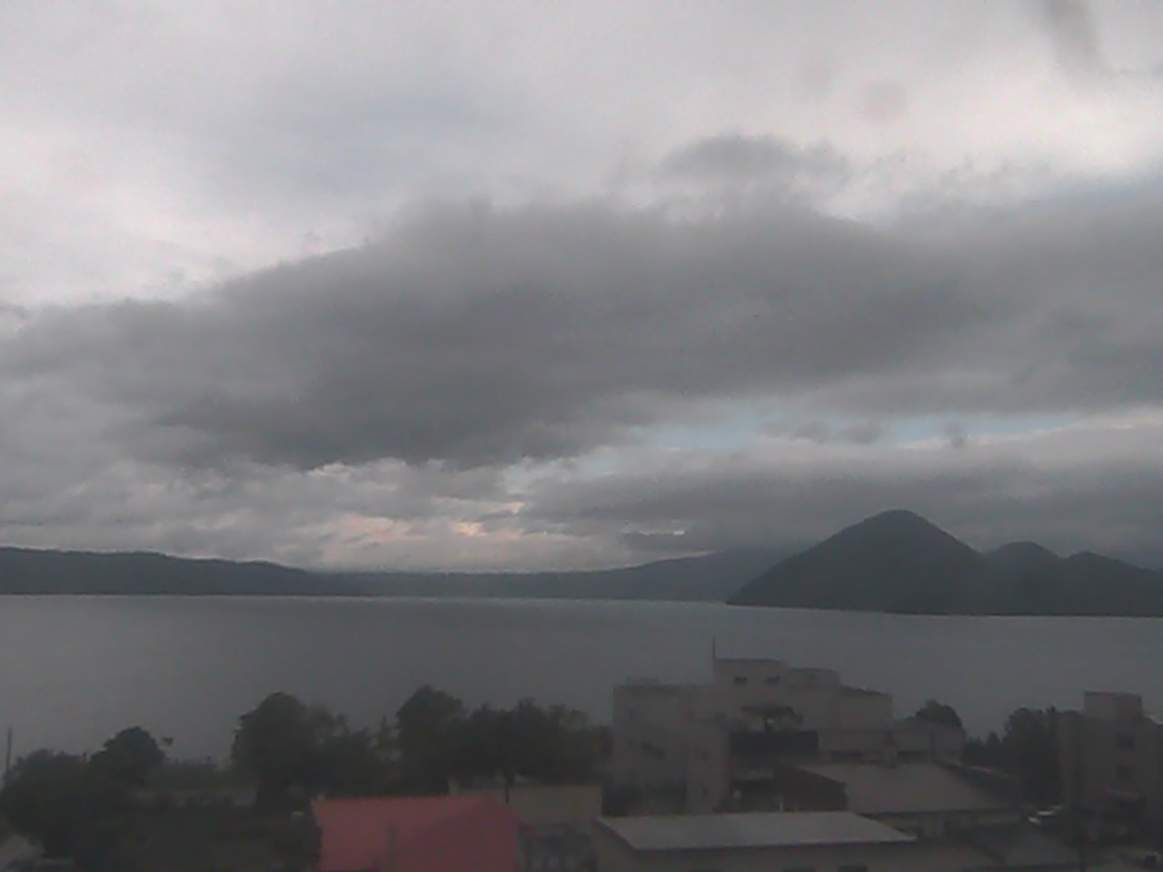 洞爺湖温泉からみた洞爺湖