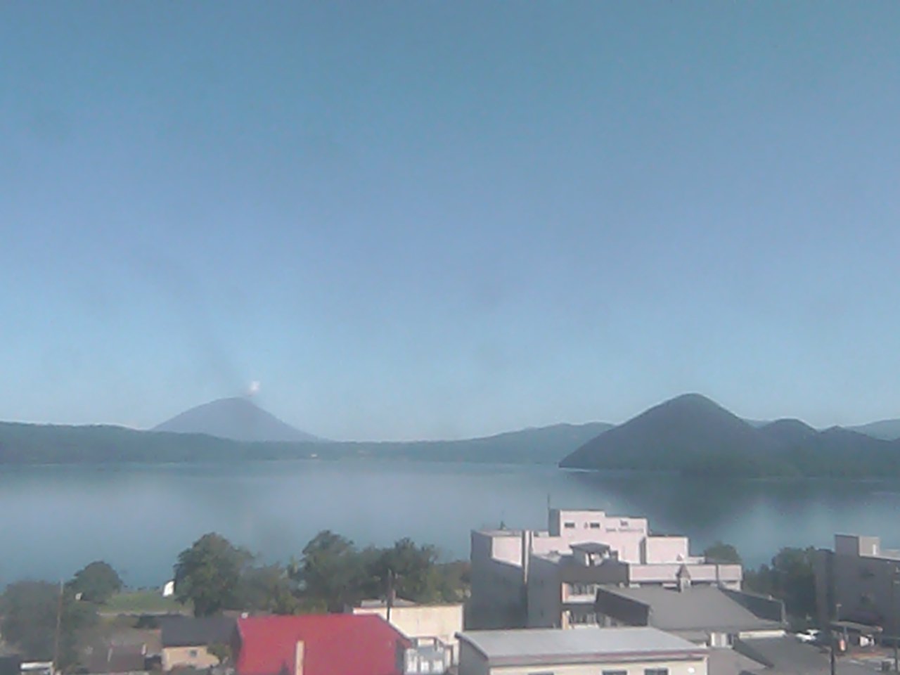 洞爺湖温泉からみた洞爺湖