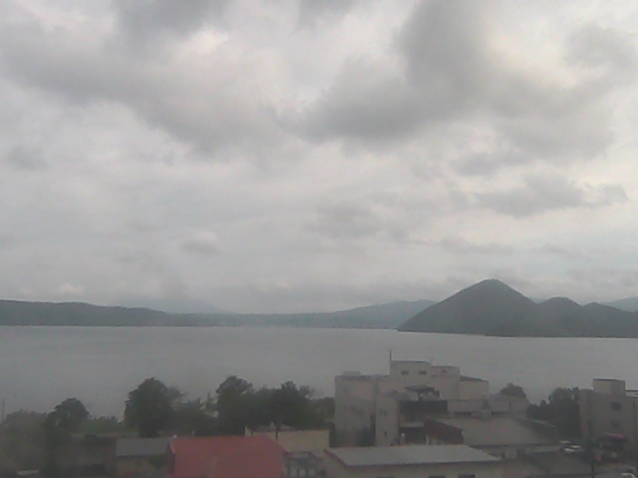 洞爺湖温泉からみた洞爺湖