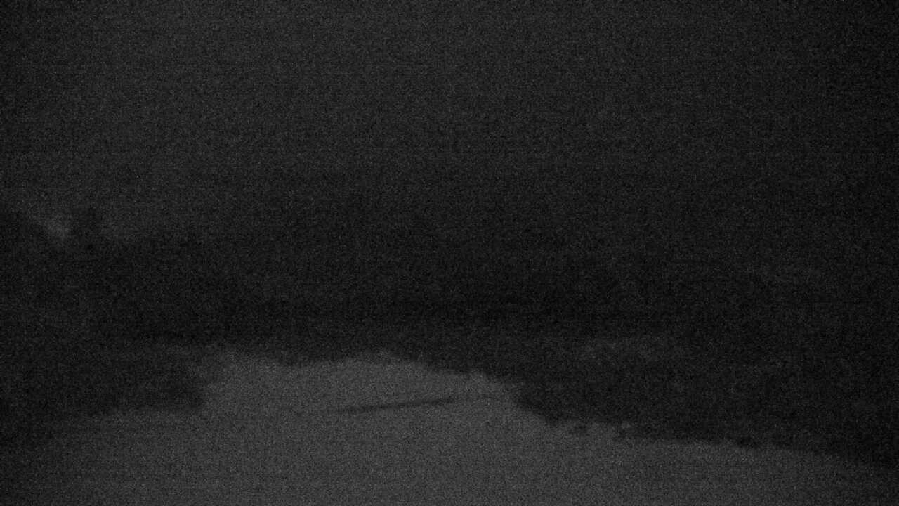 裏磐梯レンゲ沼と磐梯山