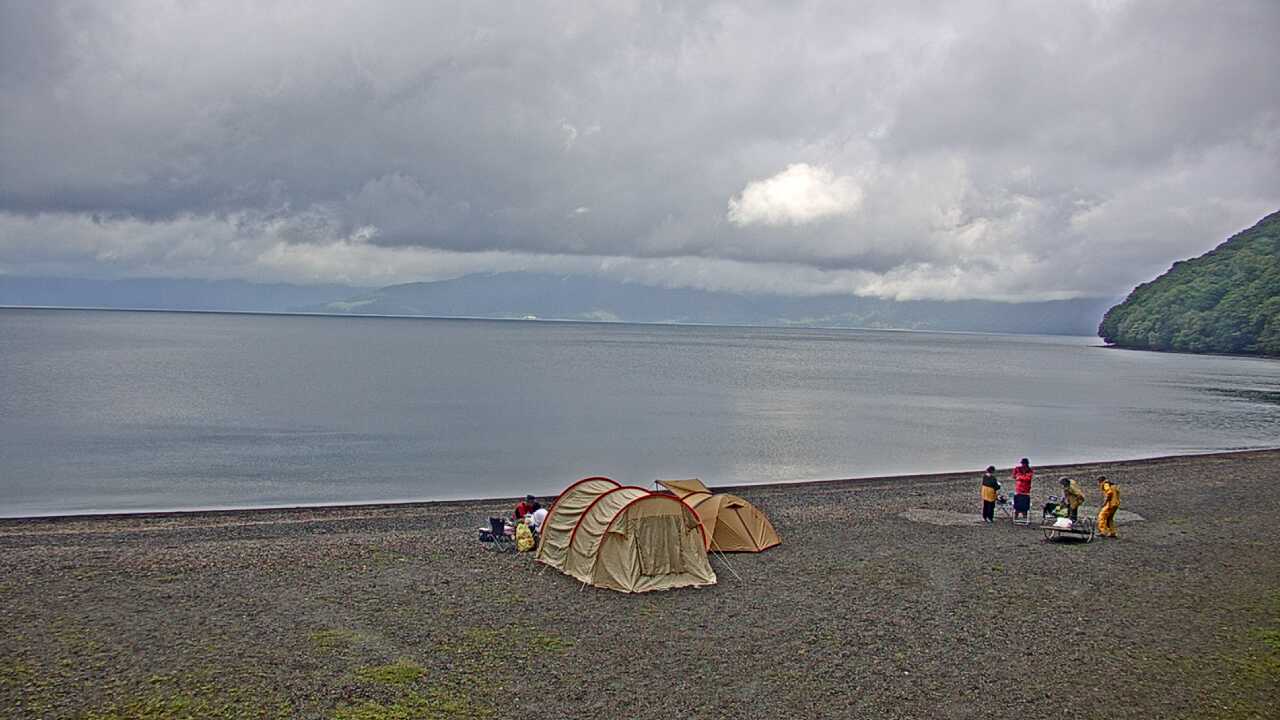 支笏湖と周辺の山々