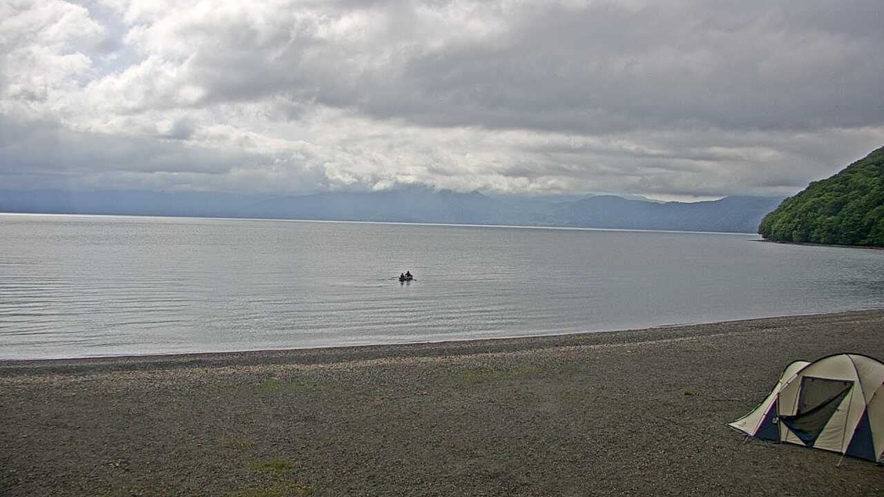 支笏湖と周辺の山々