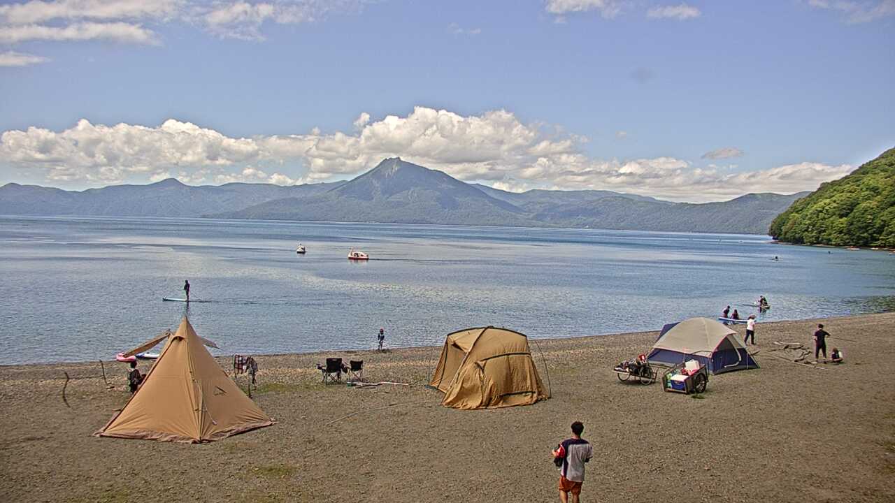 支笏湖と周辺の山々