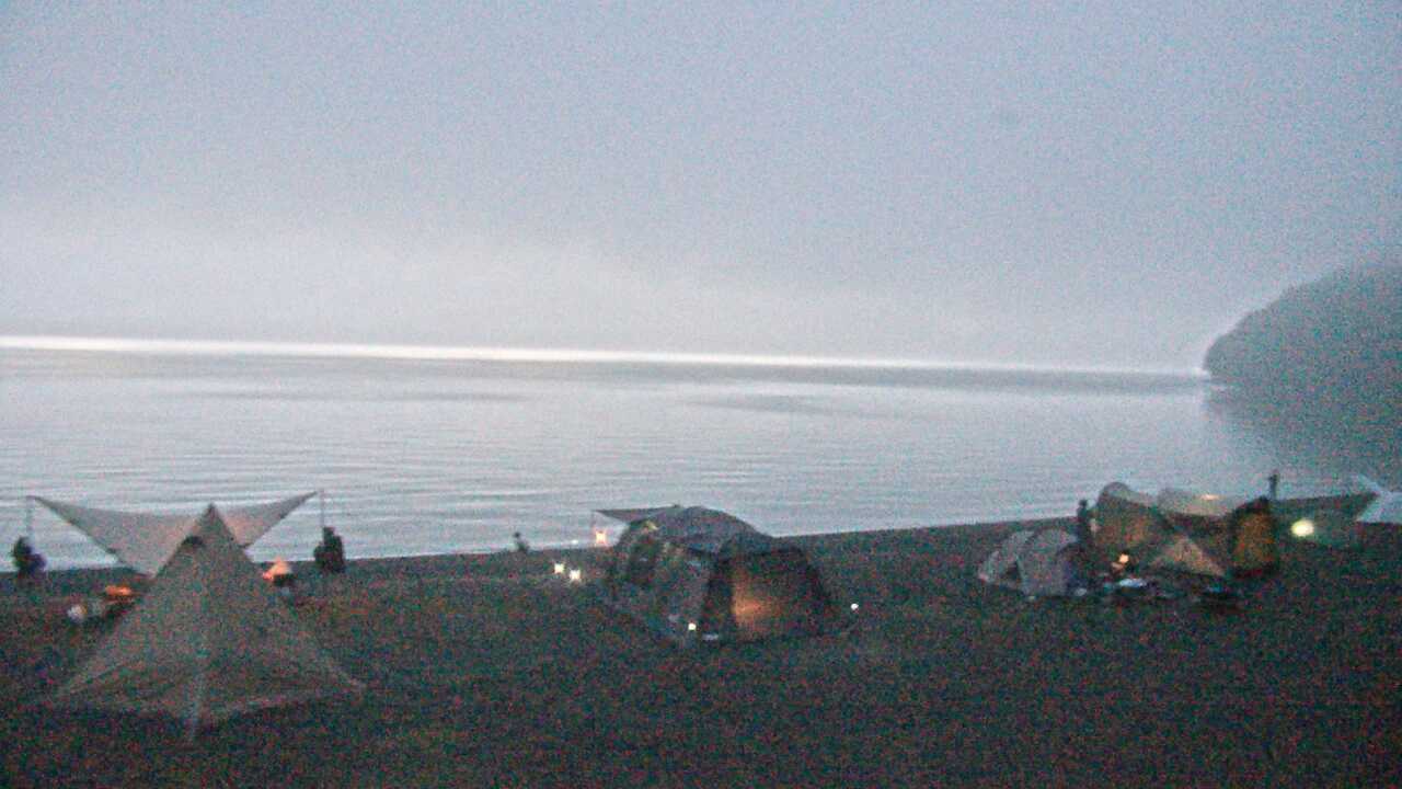 支笏湖と周辺の山々