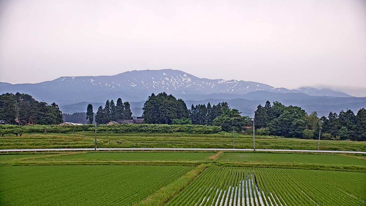 羽黒町からみた月山遠望