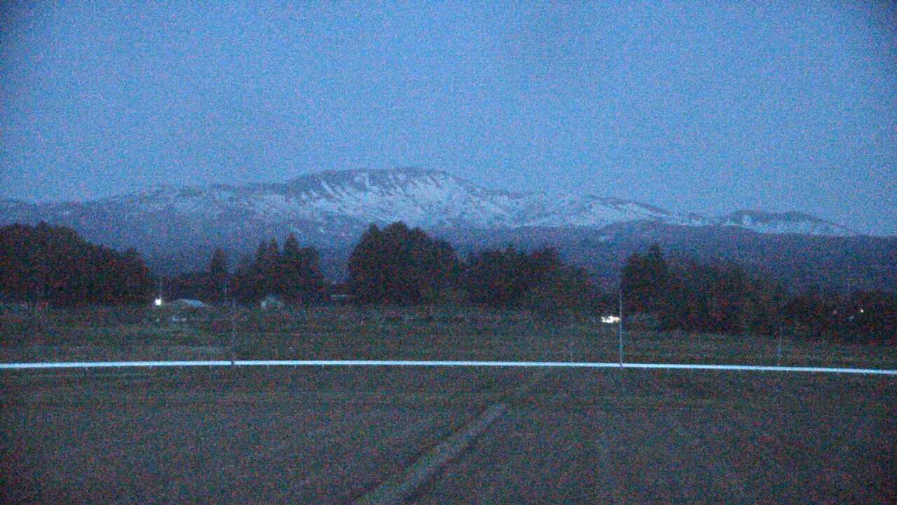 羽黒町からみた月山遠望