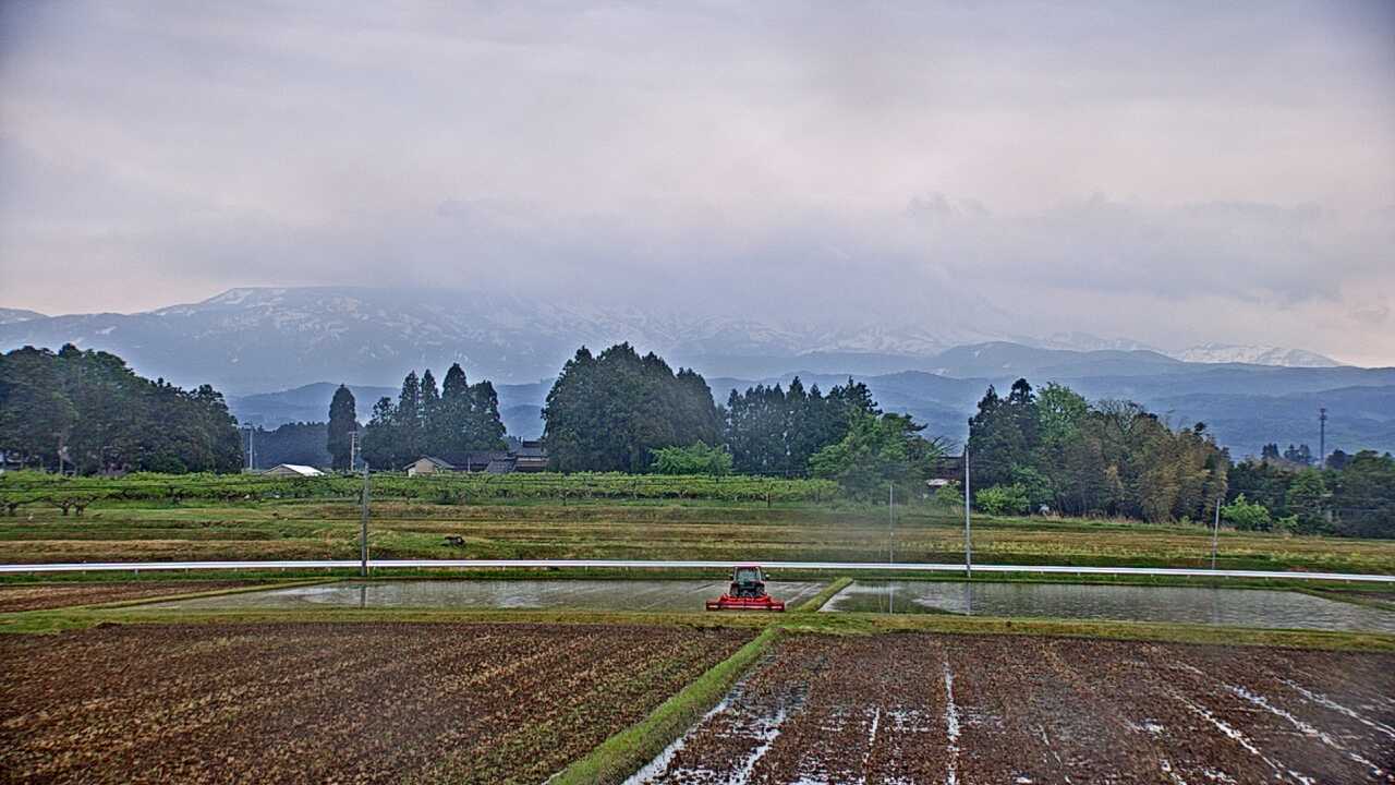 羽黒町からみた月山遠望